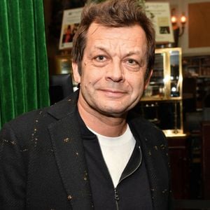 Exclusif - Laurent Mariotte - Laurent Baffie fête son succès littéraire "1 Million de livres vendus" aux Deux Magots à Paris le 8 mars 2023. © Veeren/Bestimage