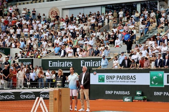 Amélie Mauresmo, présidente du tournoi de Roland Garros, Richard Gasquet, Gilles Moretton, président de la Fédération française de tennis (FFT) - Dernier match de sa carrière pour R.Gasquet, battu par J.Sinner (6-3, 6-0, 6-4) lors des Internationaux de France de Tennis de Roland Garros 2025, le 29 mai 2025. 
© Jacovides / Moreau / Bestimage