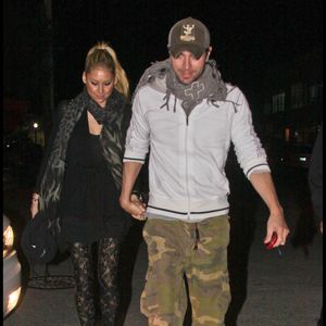 EXCLUSIF : Enrique Iglesias et Ana Kournikova ont dîné au restaurant B&B à Miami, 2011.