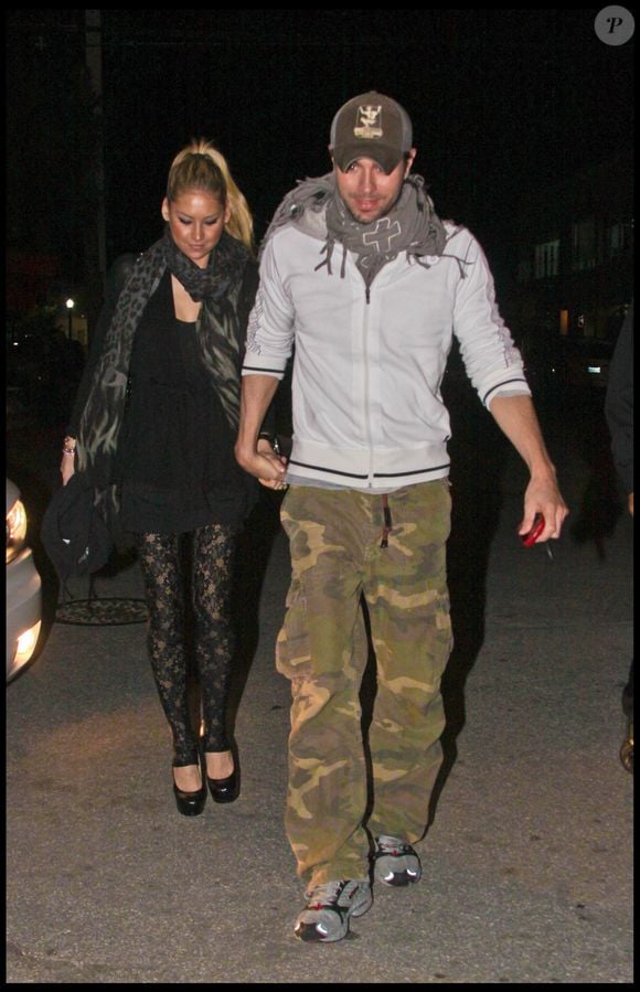 EXCLUSIF : Enrique Iglesias et Ana Kournikova ont dîné au restaurant B&B à Miami, 2011.