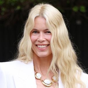 Ce jeudi 1ᵉʳ octobre 2026, la maison Chloé a dévoilé sa collection à l'Observatoire de Paris.
Claudia Schiffer au défilé Chloé "Collection Femme Prêt-à-Porter Printemps/Eté 2027" lors de la Fashion Week de Paris, le 1er octobre 2026.
© Denis Guignebourg / Bestimage