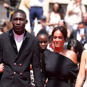 Zakaria-Tayeb Lazab, Mouctar Diawara,  Amel Bent, Lise Akoka - Montée des marches du film « Man O Bachech (Woman and child) » lors du 78ème Festival International du Film de Cannes, au Palais des Festivals à Cannes. Le 22 mai 2025
© Jacovides-Moreau / Bestimage