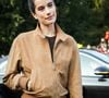 Toutes les trois passionnées par la mode, elles étaient placées en front row de ce défilé qui a mis à l'honneur les pièces artisanales épurées de la marque de Haute-Couture.
Ella Travolta au Tod’s fashion show pendant la Fashion Week de Milan le 28 février 2025 © Lucia Sabatelli/Bestimage