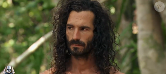 Photo : L'ancien membre de la tribu verte de l'Est et ex-capitaine des  jaunes est en colère et déçu. Réunification lors du huitième épisode de  "Koh-Lanta, La Revanche des 4 Terres". -