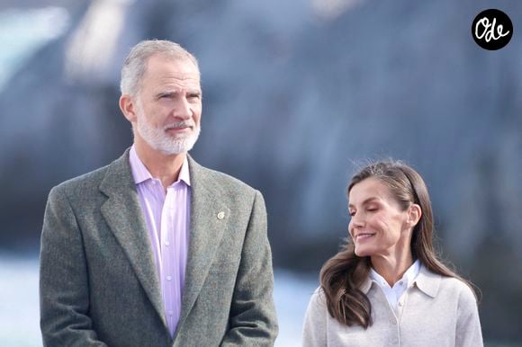 La reine Letizia d'Espagne, le roi Felipe d'Espagne. La princesse Leonor et la princesse Sofia se rendent à Llanes, lauréat du prix « Village exemplaire de la Princesse des Asturies 2026 », le 24 octobre 2026 à Llanes, en Espagne, photo d’Archie Andrews/ABACAPRESS.COM