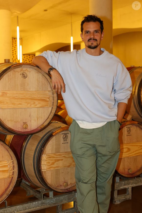 Au départ, cette annonce inattendue a provoqué un véritable choc pour toute la famille.

Exclusif - Le Jury visite le Château Cheval Blanc à Saint-Emilion en Gironde, le 30 octobre 2024 Le Chef Juan Arbelaez lors du "World Caviar Awards", le 1er championnat du monde de Caviar au Château Hôtel Grand Barrail à Saint-Emilion, en Gironde, France, le 30 octobre 2024. © Jean-Marc Lhomer/Bestimage