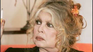 "Sa fondation lui enlève ses animaux à son insu" : Un proche de Brigitte Bardot s'exprime après la prise en charge de l'actrice de 91 ans