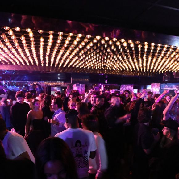 Jean Roch a reçu ses amis pour fêter la fermeture de son célèbre club privé, "VIP Room" à Saint-Tropez, après 29 ans d'existence, le 5 avril 2026. Après un dernier week-end de fête, du 3 au 5 avril 2026, le célèbre établissement sera remplacé par le "Lilly's Club".
© Franz Chavaroche / Bestimage