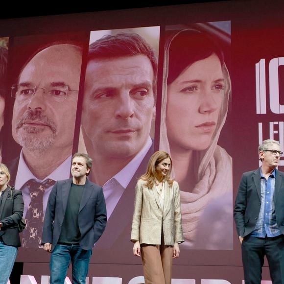 Matthieu Kassovitz, Florence Loiret-Caille, Jonathan Zaccai, Zineb Triki,  Eric Rochant fêtent les 10 ans de la série Le bureau des légendes
La 8ème édition du festival CANNESERIES à Cannes
samedi 26 avril 2025. © Christophe Aubert via Bestimage