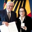 "C'est un immense honneur" Nana Mouskouri : à quelques jours de ses 92 ans, elle reçoit une prestigieuse distinction