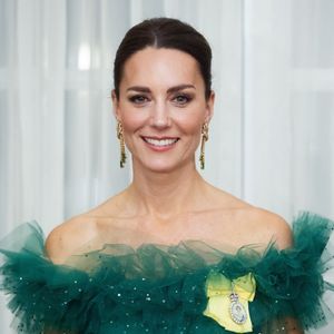 Le prince William, duc de Cambridge et Catherine (Kate) Middleton, duchesse de Cambridge, assistent au dîner du gouverneur général à King's House à Kingston lors de leur voyage officiel en Jamaique, le 23 mars 2022. Backgrid UK/ Bestimage