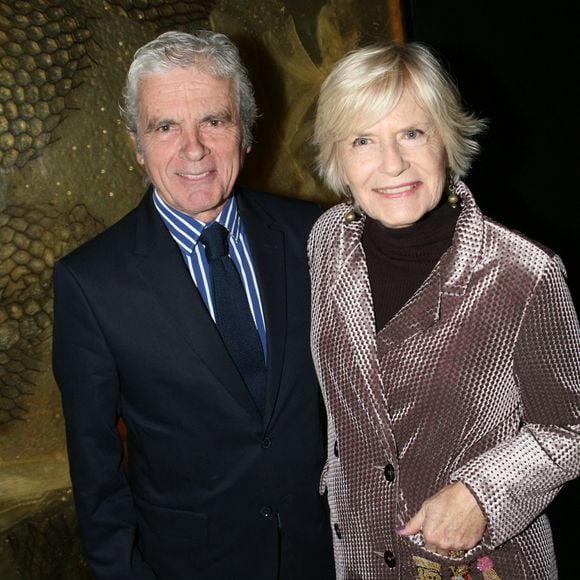 Claude Sérillon et Catherine Ceylac lors du lancement de la nouvelle bouteille de vodka réalisée par le peintre Robert Combas à L'hôtel Marignan Paris le 16 décembre 2022. Photo par Agence / Bestimage
