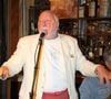 Celui qui a mené une brillante carrière de chirurgien-dentiste en parallèle de la musique est décédé ce mercredi 4 juin à l'âge de 86 ans des suites d'un cancer.
Exclusif - Frankie Jordan - 11ème édition du Festival Jazz Musette aux puces de Saint-Ouen le 9 juin 2015.