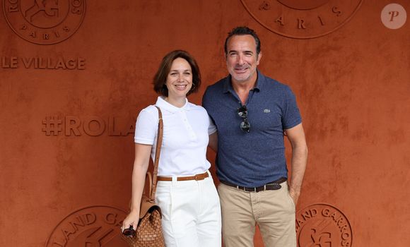 Jean Dujardin et Nathalie Péchalat au village lors des Internationaux de France de tennis de Roland Garros 2023, à Paris, France, le 11 juin 2023. © Jacovides-Moreau/Bestimage