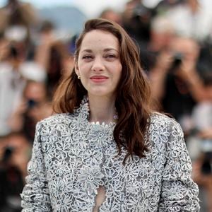 L'actrice Marion Cotillard a rendu un vibrant hommage au philosophe Edgar Morin après sa disparition.

Marion Cotillard au photocall du film "Roma Elastica" lors du Festival International du Film de Cannes, France. © Jacovides-Moreau/Bestimage