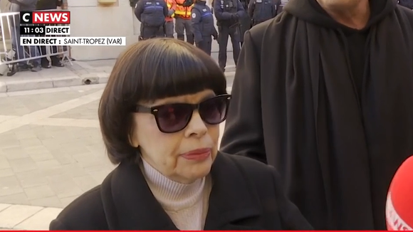 Mireille Mathieu éprouvée, Jean-Luc Reichmann, Paul Belmondo... les stars présentes pour Brigitte Bardot à Saint-Tropez