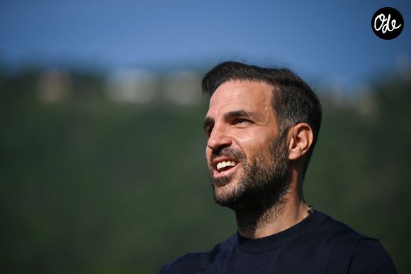 Un investissement réalisé aux côtés d'une autre figure bien connue du ballon rond : son ancien coéquipier à Arsenal, Cesc Fabregas.

Cesc Fabregas, entraîneur du Calcio Como, réagit lors du match de football de Serie A entre le Calcio Como et le SSC Napoli, le 2 mai 2026 au stade Giuseppe Senigallia de Côme, en Italie.