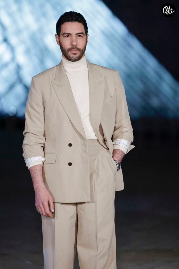 Tahar Rahim – Arrivées au Grand Dîner du Louvre 2026 à Paris pendant la fashion week Prêt à Porter femme automne/hiver 2026-2027 (PFW) © Olivier Borde / Bestimage