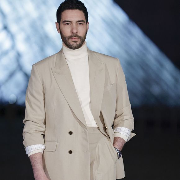 Tahar Rahim – Arrivées au Grand Dîner du Louvre 2026 à Paris pendant la fashion week Prêt à Porter femme automne/hiver 2026-2027 (PFW) © Olivier Borde / Bestimage