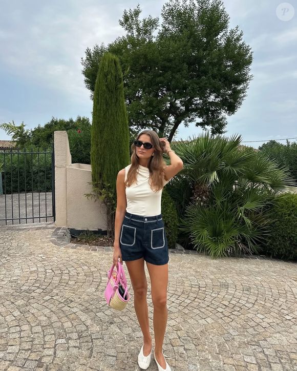 Lola Courbet à Saint-Tropez en août 2025.

Compte instagram de Lola Courbet