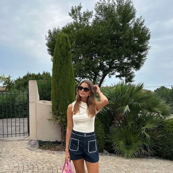 Lola Courbet à Saint-Tropez en août 2025.

Compte instagram de Lola Courbet