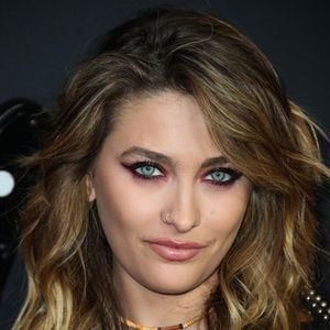 Paris Jackson lors de l'avant-première du film Netflix "The Dirt" au cinéma ArcLight à Los Angeles le 18 mars 2019. © Backgrid USA / Bestimage