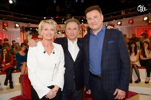 Ils se sont séparés en 2021, mais restent proches.
Sophie Davant, Michel Drucker et Pierre Sled - Enregistrement de l'émission "Vivement Dimanche" à Paris le 1er Avril 2015.  Invité principal Sophie Davant. COADIC GUIREC / BESTIMAGE