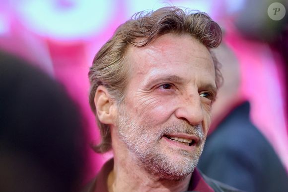 Mathieu Kassovitz sur le tapis rose du 8ème Festival International de Cannes le 26 avril 2025 à Cannes, France. Photo par Franck Castel/ABACAPRESS.COM