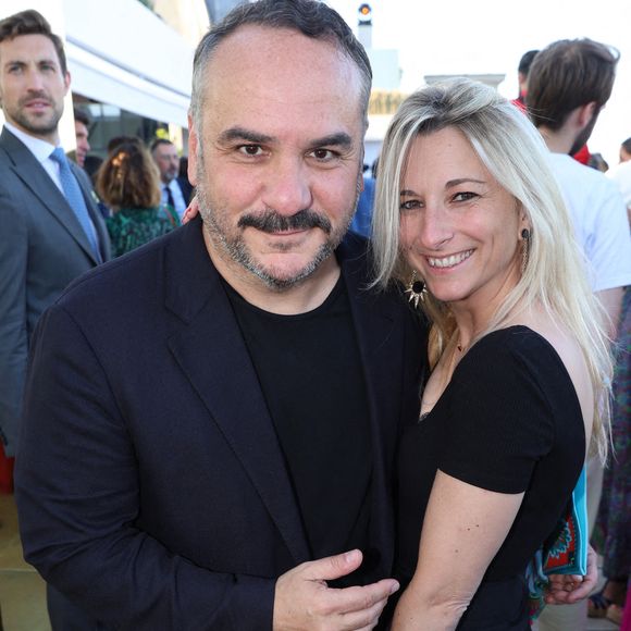 Francois-Xavier Demaison et son épouse Anais Demaison assistent à la soirée Golden Hour du Peninsula Paris le 11 juin 2025 à Paris, France. Photo by Jerome Dominé/ ABACAPRESS.COM