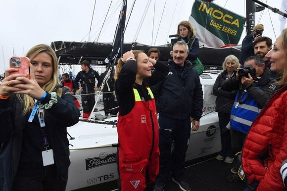 Violette Dorange, 23 ans, la plus jeune navigatrice du Vendée Globe lors du départ du Vendée Globe 2024-2025, 10ème édition de la course autour du monde en solitaire et sans escale, le 10 novembre 2024 aux Sables-d'Olonne, France. Photo par Franck Castel/ABACAPRESS.COM