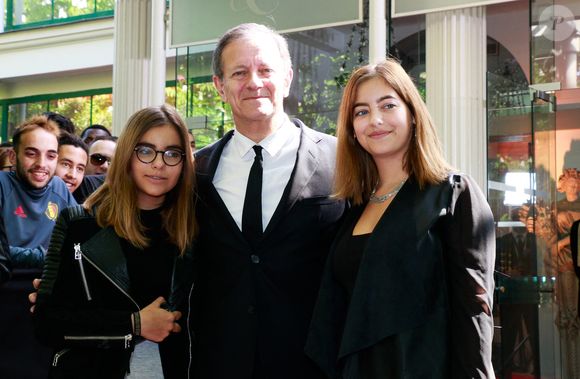 FRANCIS HUSTER & ses filles - 25eme Ceremonie des Trophees UNFP au Pavillon Gabriel
Noël Carrier / Bestimage
