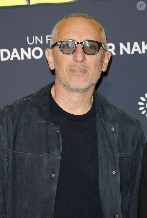 Gad Elmaleh a confié que Raphaël ambitionne de “faire le spectacle”, comme son père.

Gad Elmaleh - Première du film "Juste une illusion" au cinéma Le Grand Rex à Paris le 22 mars 2026. © Coadic Guirec/Bestimage