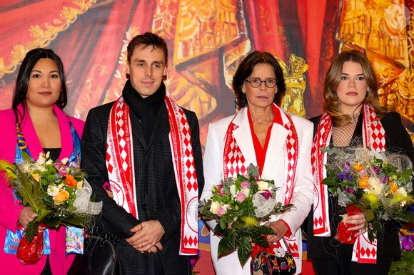 La princesse Stéphanie de Monaco, Camille Gottlieb, Louis Ducruet et sa femme Marie Chevallier lors de l'ouverture du 46ᵉ Festival International du Cirque de Monte-Carlo.

Photo : Claudia Albuquerque / Bestimage