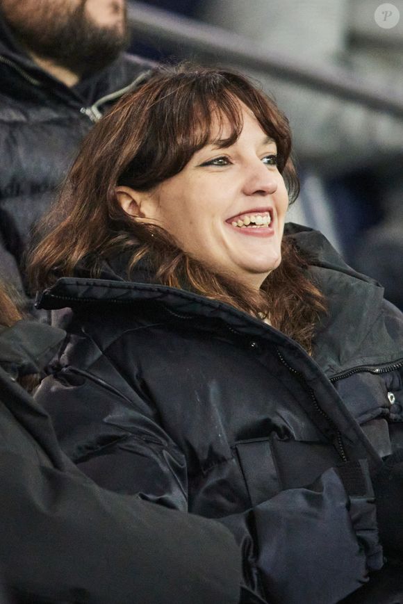 Jain - Célébrités dans les tribunes du match de Ligue 1 McDonald's opposant le Paris Saint-Germain (PSG) à Toulouse (3-0) au Parc des Princes à Paris le 22 novembre 2024. © Cyril Moreau/Bestimage