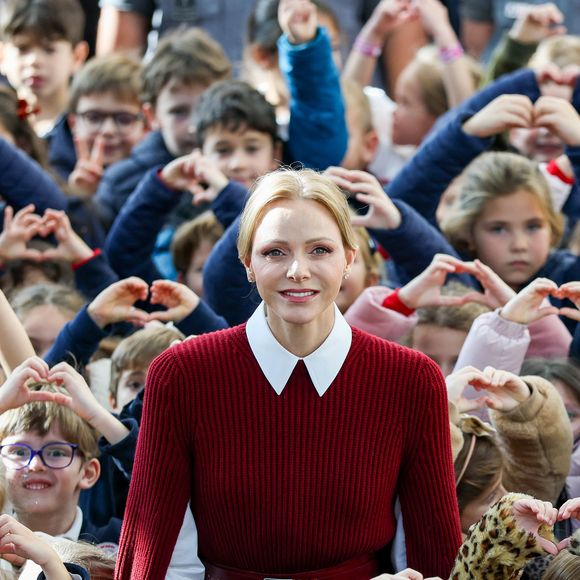 La princesse Charlène de Monaco a passé toute une matinée avec les élèves de Cours Préparatoire (CP) de Monaco

La princesse Charlène de Monaco au Grimaldi Forum, accompagnée du champion monégasque de descente en apnée, Pierre Frolla, et la nouvelle directrice de sa Fondation Mme Anne Boggio, pour accueillir tous les élèves de Cours Préparatoire (CP) de Monaco (316 enfants) pour une matinée de sensibilisation à la prévention de la noyade à Monaco Claudia Albuquerque/Bestimage