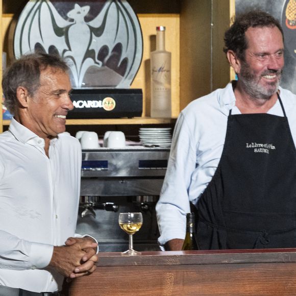 Le fils du regretté Jean-Paul Belmondo a notamment donné la réplique au fils de Catherine Deneuve, Christian Vadim

Exclusif - Paul Belmondo, Christian Vadim - La pièce "Papasss" au théâtre de Verdure lors du 41ème Festival de Ramatuelle le 11 août 2025.
© Cyril Bruneau / Bestimage