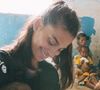 Tatiana Silva est une maman épanouie !
Tatiana Silva est en mission pour l'Unicef dans le sud de Madagascar. Centre de santé de Sampiona, Vorila 8 mois, dans les bras de Tatiana prenant son traitement nutritif à base de pate d’arachides, le plumpy’nut jusqu’à ce qu’il récupère un poids normal pour son âge. © Arnaud Juherian / Unicef via Bestimage