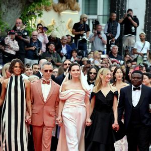 Le jury : Hong Sangsoo, Halle Berry, Jeremy Strong, Juliette Binoche, Alba Rohrwacher, Dieudo Hamadi, Payal Kapadia, Leïla Slimani - Montée des marches du film « Partir un jour » pour la cérémonie d’ouverture du 78ème Festival International du Film de Cannes, au Palais des Festivals à Cannes. Le 13 mai 2025
© Jacovides-Moreau / Bestimage