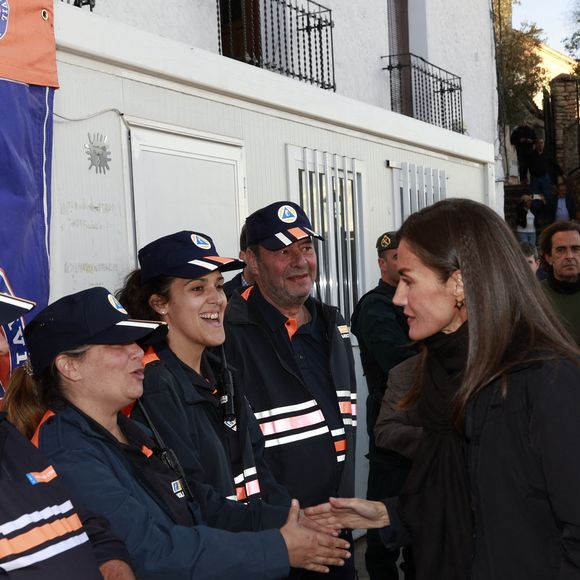 Le roi Felipe VI et la reine Letizia d’Espagne, visitent Letur trois semaines après l'ouragan et les inondations.