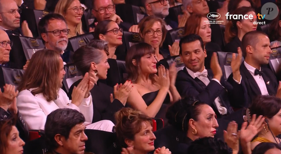 Mylène Farmer chante au Festival de Cannes, Juliette Armanet émue - capture d'écran France 2