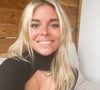 La chanteuse a décidé de partager un moment clé de sa vie privée dans une vidéo TikTok publiée le 11 avril 2025...
Instagram @sophietapie