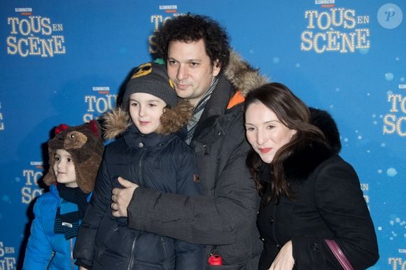 Par le passé, Eric Antoine a été marié à Calista avec qui il a eu deux fils

Le magicien Eric Antoine, Calista Sinclair-Antoine et leurs fils Ulysse et Raphaël - Avant-première du film "Tous en scène" au Grand Rex à Paris. Le 14 janvier 2017
© Cyril Moreau / Bestimage