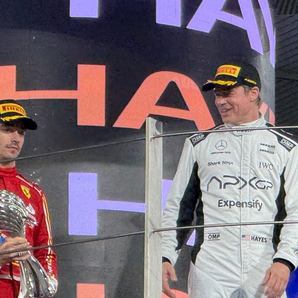 Brad Pitt et Javier Bardem tournent une scène d'un film sur la Formule 1 à Abu Dhabi.