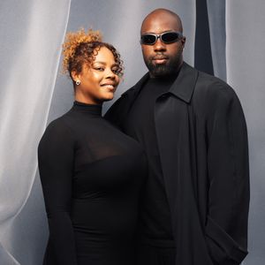 "On est fiancés depuis douze ans. On attend la maison de retraite parce que la liste d’invités est trop longue…", plaisante Teddy Riner...

Teddy Riner et sa femme Luthna - Photocall du défilé de mode Femmes prêt-à-porter automne-hiver 2024/2025 "Balenciaga", dans la cour du Dôme des Invalides, lors de la fashion week de Paris. Le 3 mars 2024 - Tiziano Da Silva - Pierre Perusseau / Bestimage