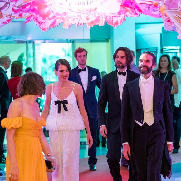 Charlotte Casiraghi et Dimitri Rassam, John Nollet lors du Bal de la Rose 2022 au Sporting Club de Monaco en faveur de la Fondation Princesse Grace le 8 juillet 2022. La princesse Caroline, fille aînée de la défunte princesse Grace, en est la présidente. Le Bal de la Rose, créé par la princesse Grace de Monaco en 1954, fait son grand retour en 2022, après deux ans d'absence en raison de la crise sanitaire. Il se déroule toujours au mois de mars mais l'édition 2022 a été reportée au 8 juillet en raison des conditions sanitaires.

© Cyril Moreau / Pool Monaco / Bestimage