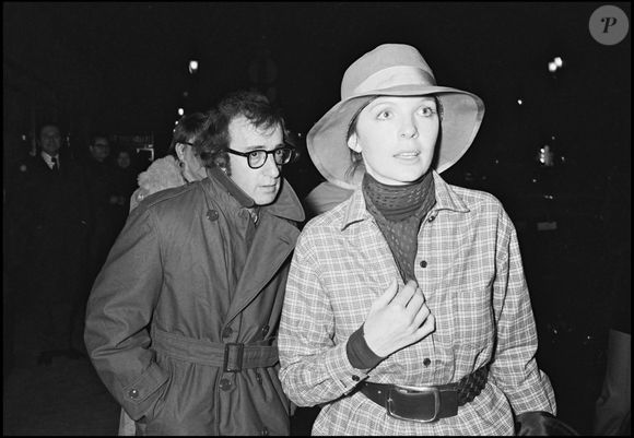 Woody Allen et Diane Keaton à Paris en 1974. ANGELI-RINDOFF / BESTIMAGE