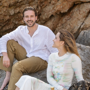 Emma Watson et son frère Alex posent sur Instagram pour leur marque de Gin