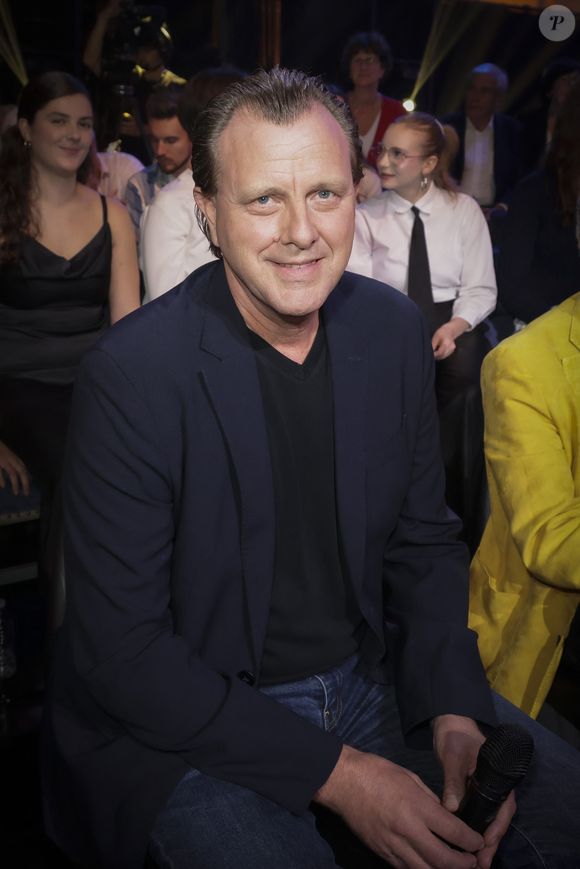 Exclusif - Claude François jr lors de l'enregistrement de l'émission Le Grand Echiquier - Spécial Claude François présentée par C.Chazal et A.Manoukian et diffusée le 13 janvier sur France, à l'Opéra royal du château de Versailles, accompagné par l'Orchestre de l'Opéra Royal à Versailles, France, le 16 septembre 2025. Jack Tribeca/Bestimage