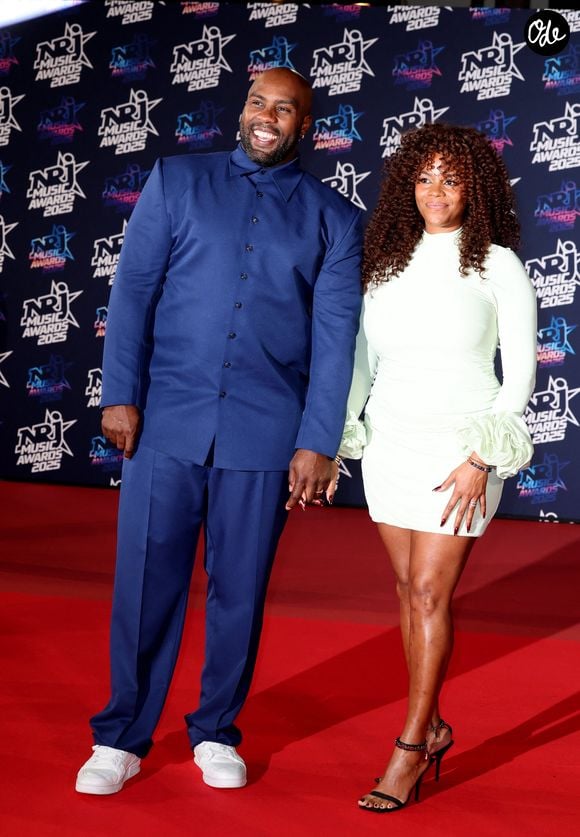 Son objectif est de construire un avenir confortable pour lui, sa compagne, mais aussi pour ses enfants.

Teddy Riner et sa compagne Luthna Plocus au photocall de la 27ème édition des NRJ Music Awards au palais des Festivals de Cannes, France, le 31 octobre 2025. © Dominique Jacovides/Bestimage