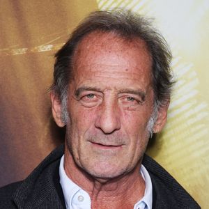 Invité dans "La Grande Matinale" de France Inter en août 2025, il n'a pu s'empêcher de dénoncer le comportement du comédien qu'il juge très égocentrique et narcissique. 

Vincent Lindon - Avant-première du film "Le choix" de G.Bourdos au cinéma UGC Danton à Paris le 12 Novembre 2024. © Denis Guignebourg/BestImage